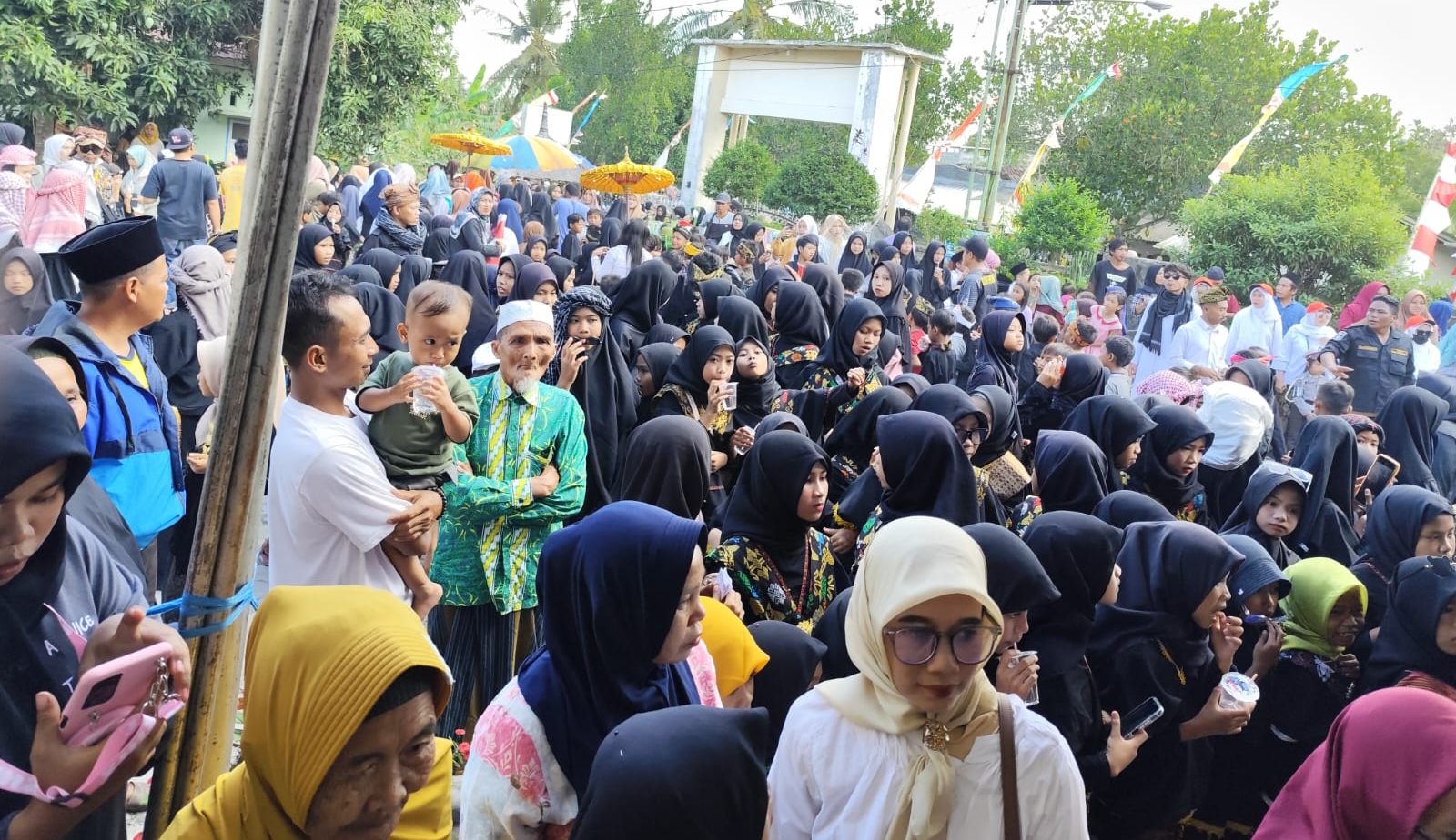 Foto : Ribuan warga desa sukaraja tumpah ruah rayakan Hut Desa Sukaraja ke 23